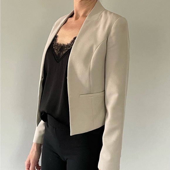 H&M blazer. Size 6 - Picture 4 of 4